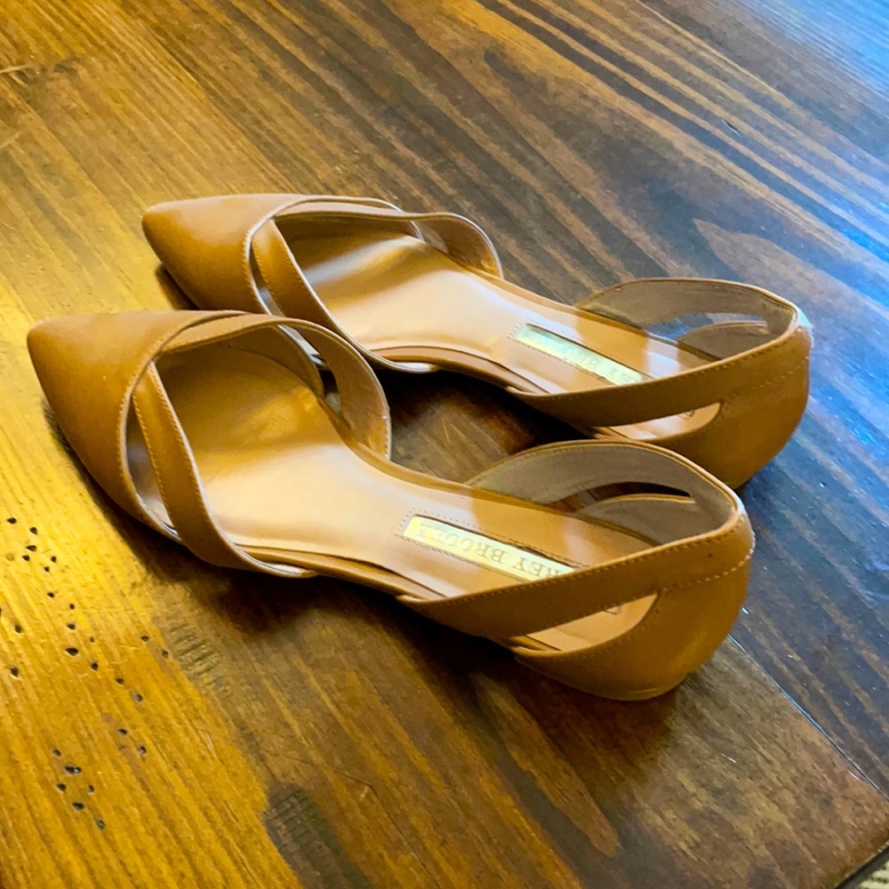 Tan flats